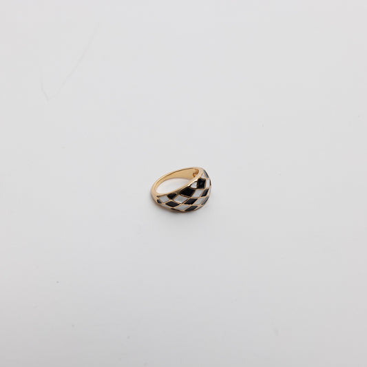 Black & White Ring